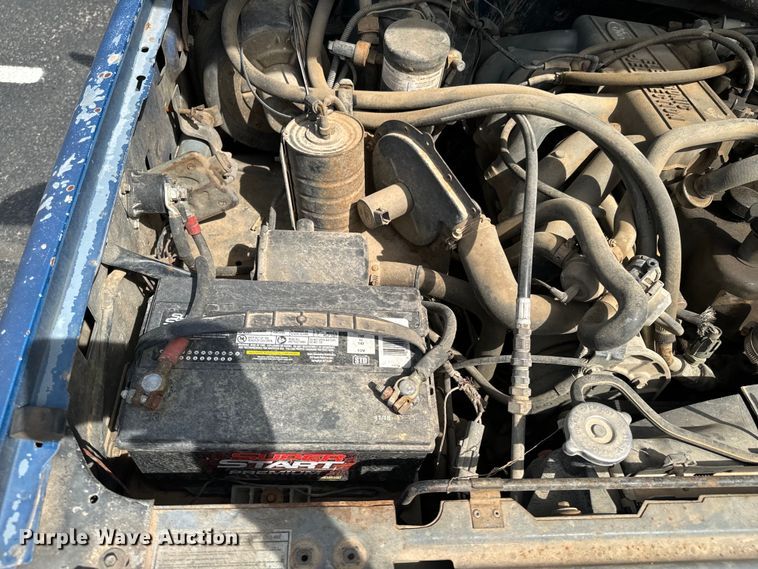 image for item ND9185 1988 Ford F150 pickup truck