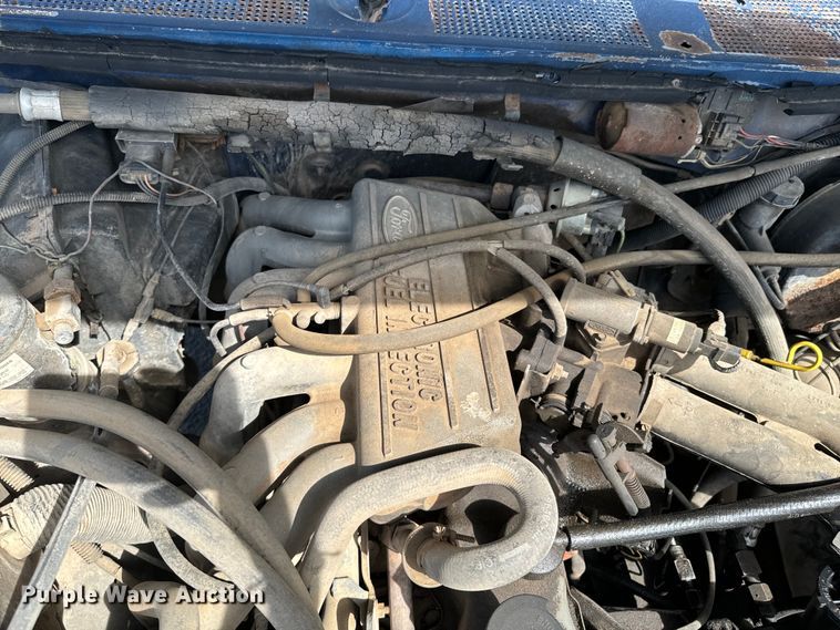 image for item ND9185 1988 Ford F150 pickup truck