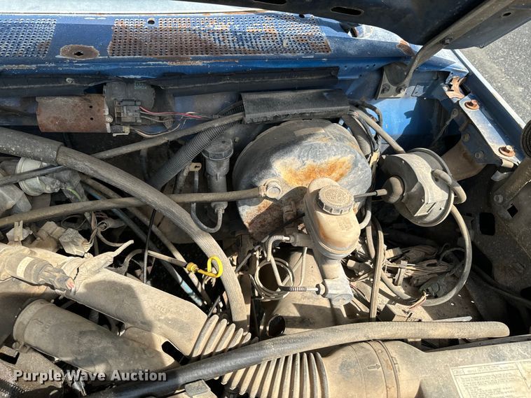 image for item ND9185 1988 Ford F150 pickup truck