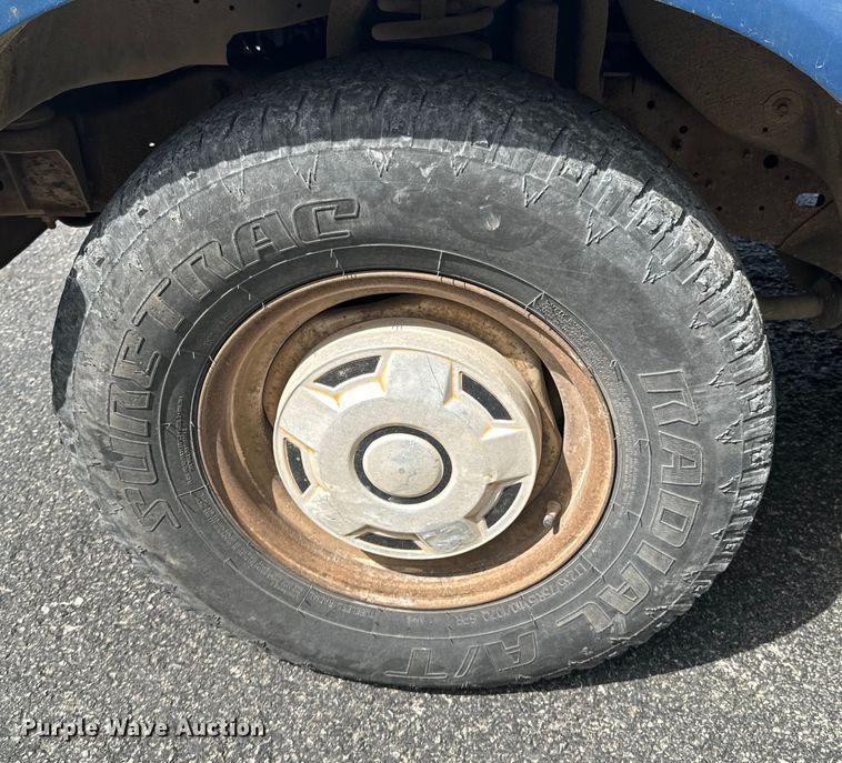 image for item ND9185 1988 Ford F150 pickup truck