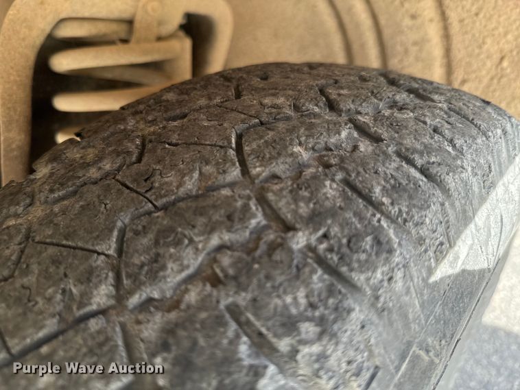 image for item ND9185 1988 Ford F150 pickup truck