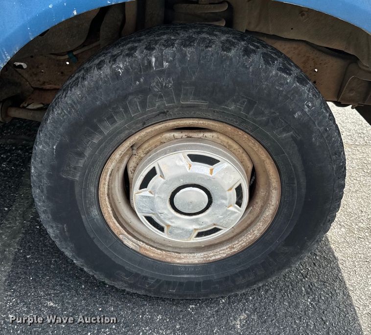 image for item ND9185 1988 Ford F150 pickup truck