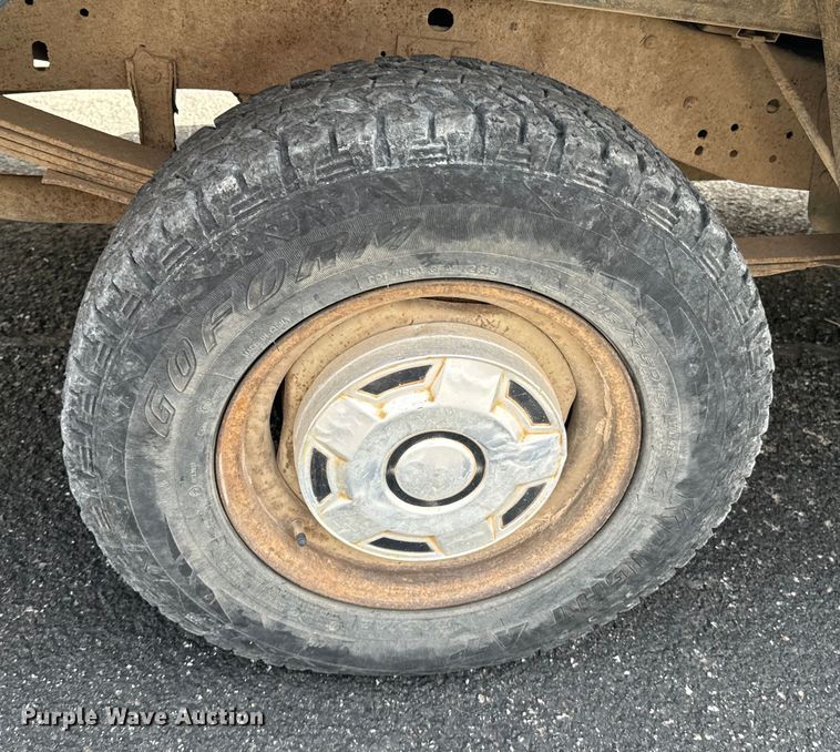 image for item ND9185 1988 Ford F150 pickup truck