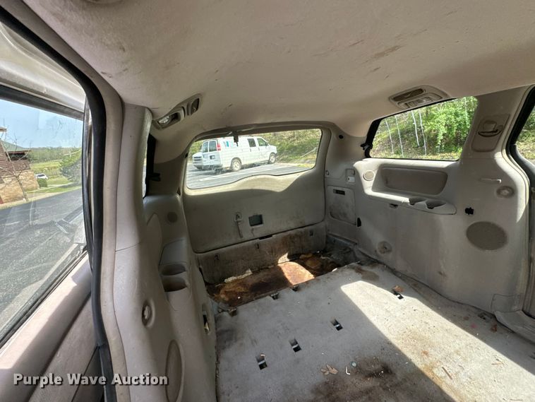 image for item ND9186 2004 Toyota Sienna LE van