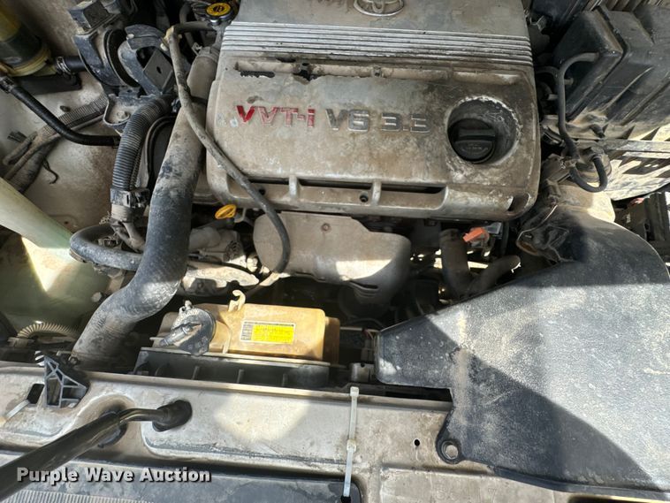 image for item ND9186 2004 Toyota Sienna LE van