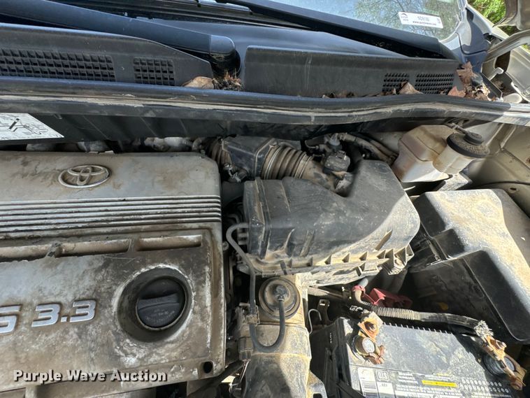 image for item ND9186 2004 Toyota Sienna LE van