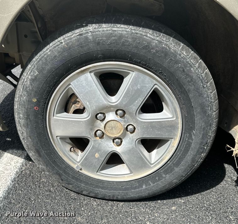 image for item ND9186 2004 Toyota Sienna LE van