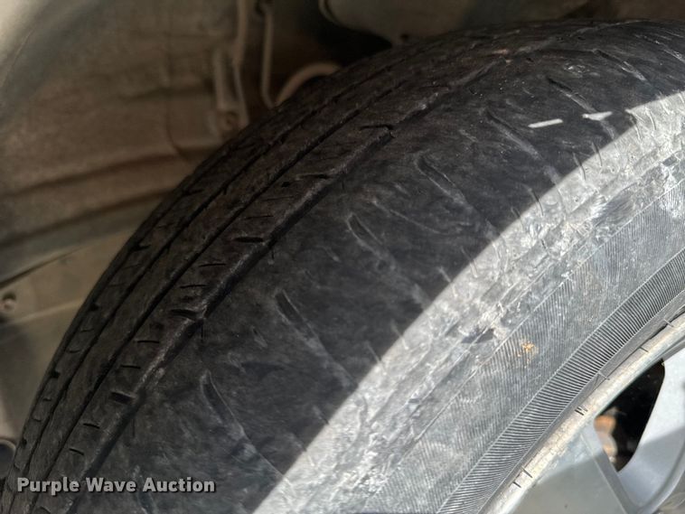 image for item ND9186 2004 Toyota Sienna LE van