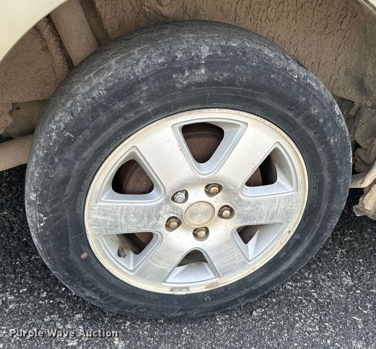 image for item ND9186 2004 Toyota Sienna LE van