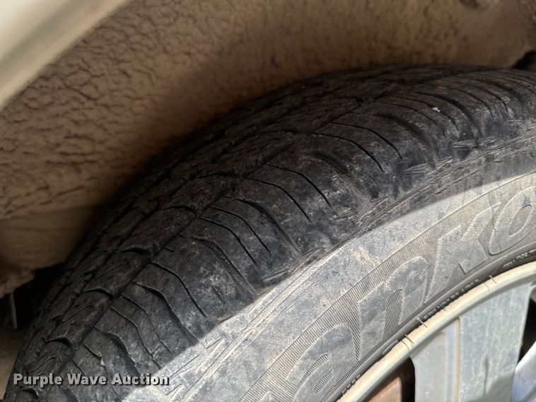 image for item ND9186 2004 Toyota Sienna LE van