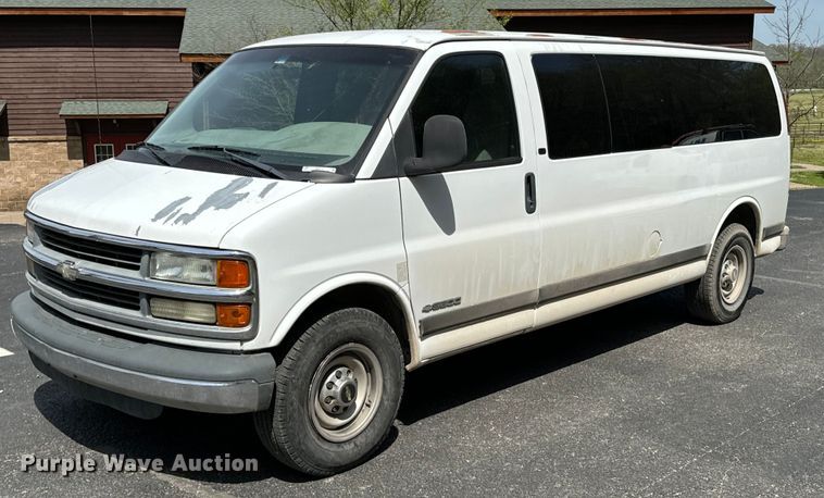 image for item ND9187 2001 Chevrolet Express 3500 van