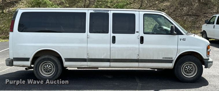 image for item ND9187 2001 Chevrolet Express 3500 van