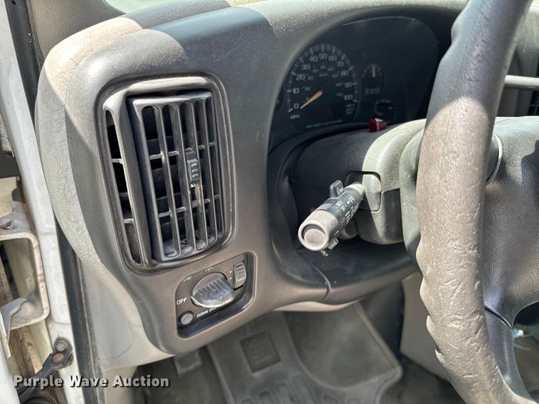 image for item ND9187 2001 Chevrolet Express 3500 van