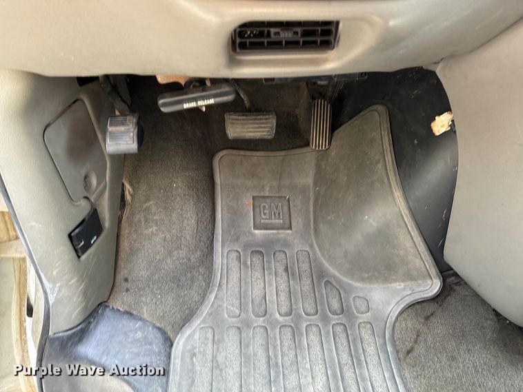 image for item ND9187 2001 Chevrolet Express 3500 van