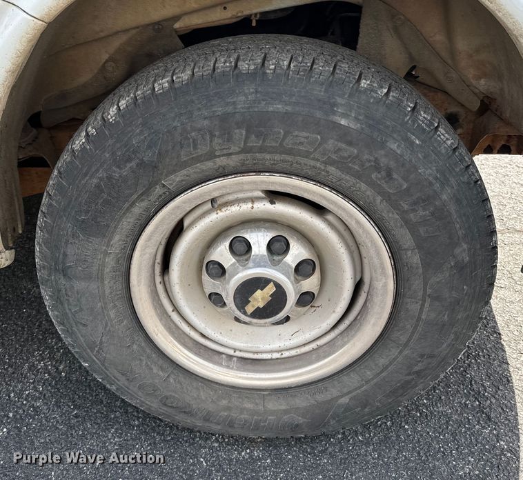 image for item ND9187 2001 Chevrolet Express 3500 van