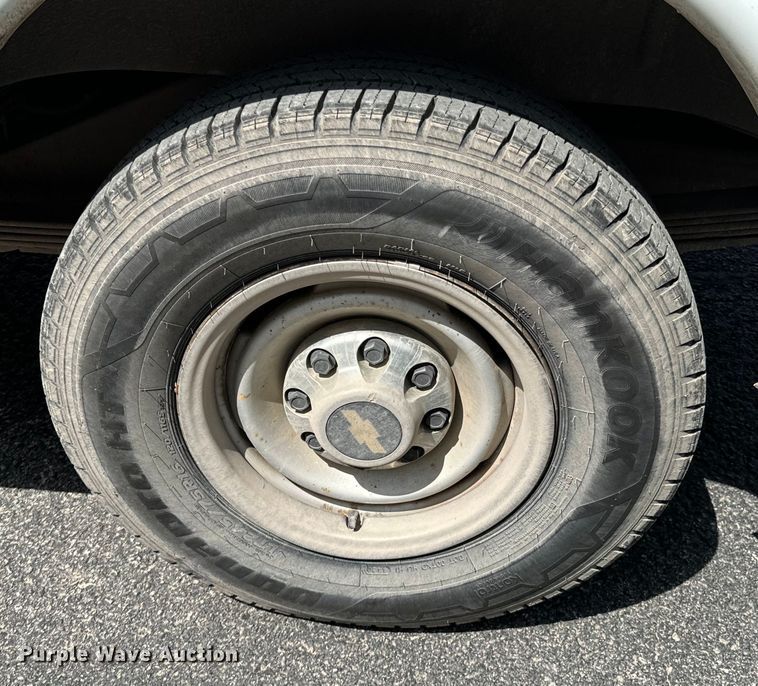 image for item ND9187 2001 Chevrolet Express 3500 van