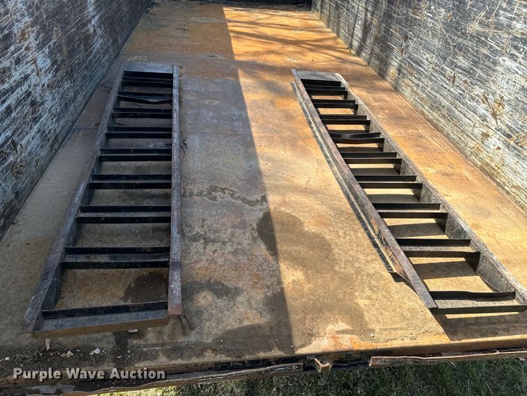 image for item ND9188 2018 Lone Star  dump trailer