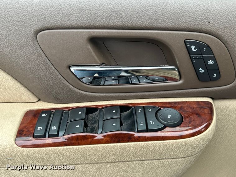 image for item NH9164 2010 Chevrolet  Tahoe LT SUV