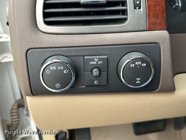 image for item NH9164 2010 Chevrolet  Tahoe LT SUV