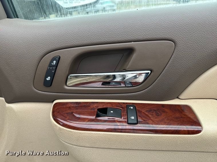 image for item NH9164 2010 Chevrolet  Tahoe LT SUV