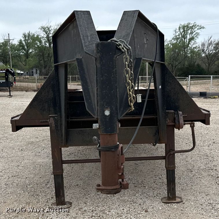 image for item NH9166 1997 Shop built  equipment trailer