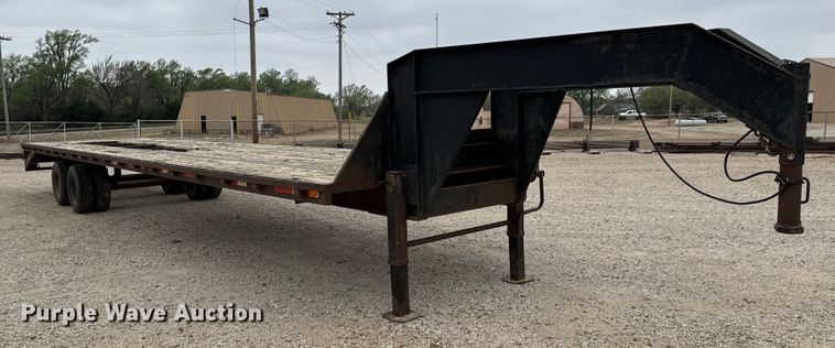 image for item NH9166 1997 Shop built  equipment trailer