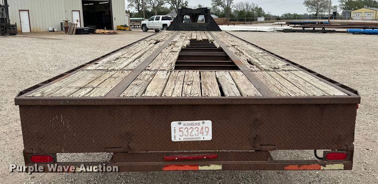 image for item NH9166 1997 Shop built  equipment trailer