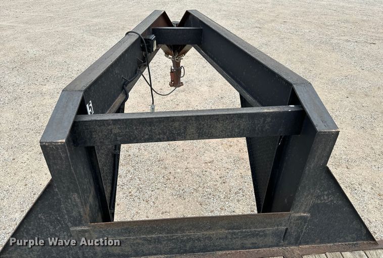 image for item NH9166 1997 Shop built  equipment trailer