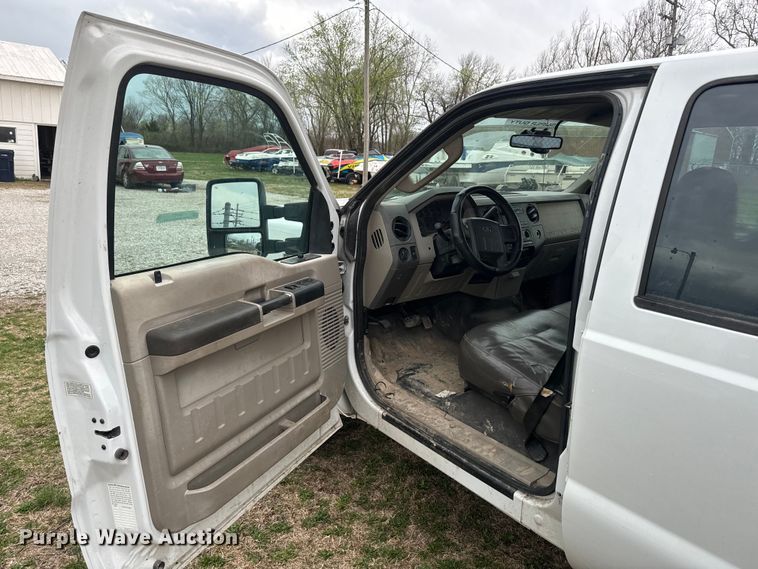 image for item NS9537 2010 Ford F250 Super Duty Crew Cab pickup truck