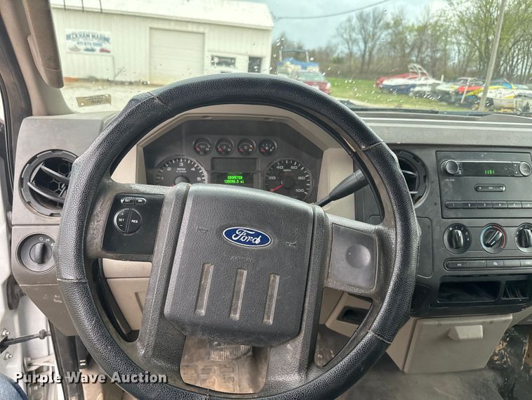 image for item NS9537 2010 Ford F250 Super Duty Crew Cab pickup truck