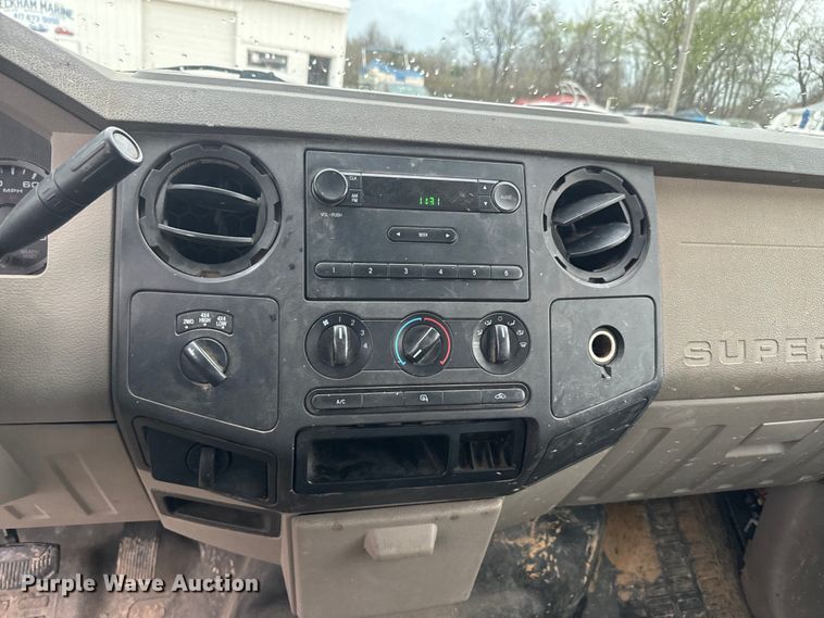 image for item NS9537 2010 Ford F250 Super Duty Crew Cab pickup truck