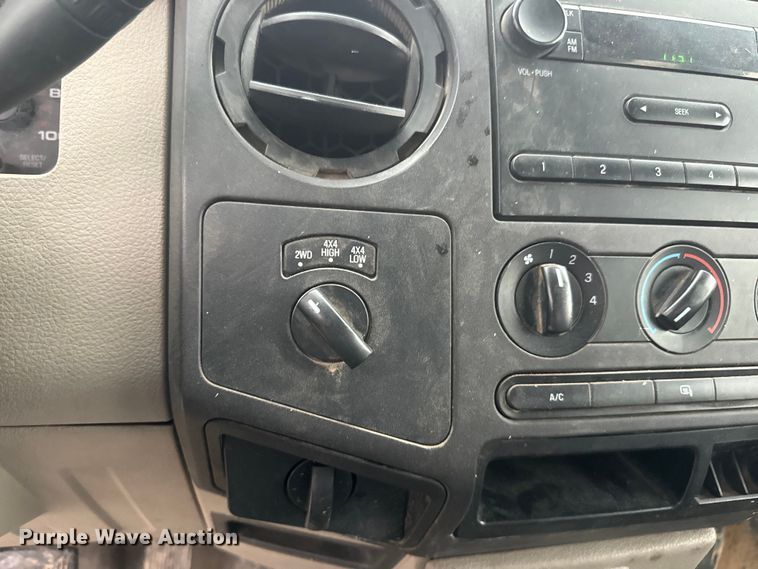 image for item NS9537 2010 Ford F250 Super Duty Crew Cab pickup truck