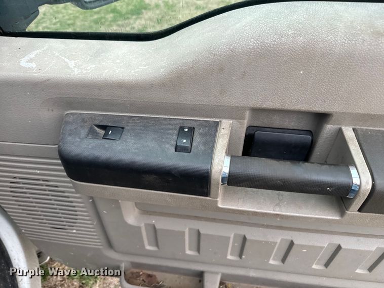 image for item NS9537 2010 Ford F250 Super Duty Crew Cab pickup truck