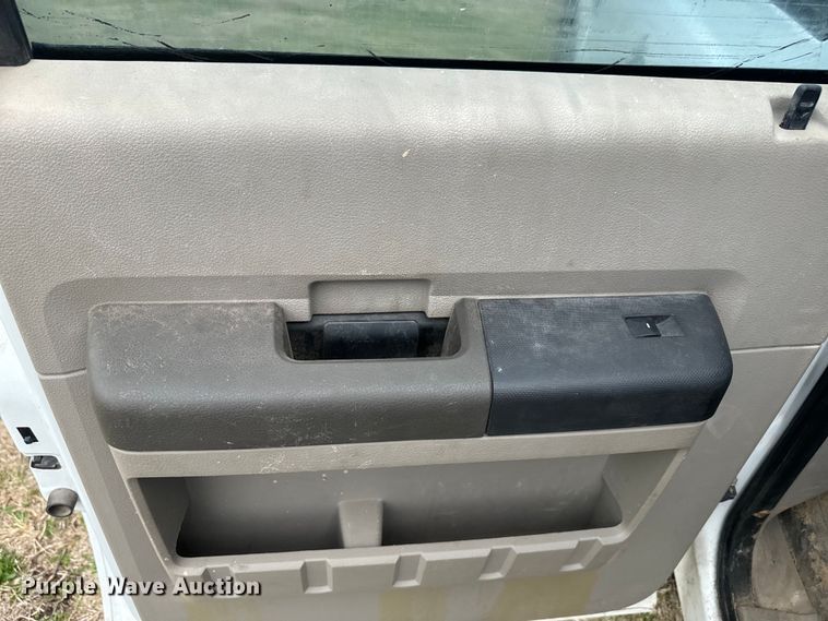 image for item NS9537 2010 Ford F250 Super Duty Crew Cab pickup truck