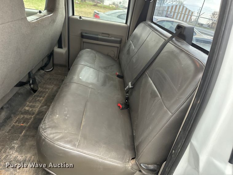 image for item NS9537 2010 Ford F250 Super Duty Crew Cab pickup truck