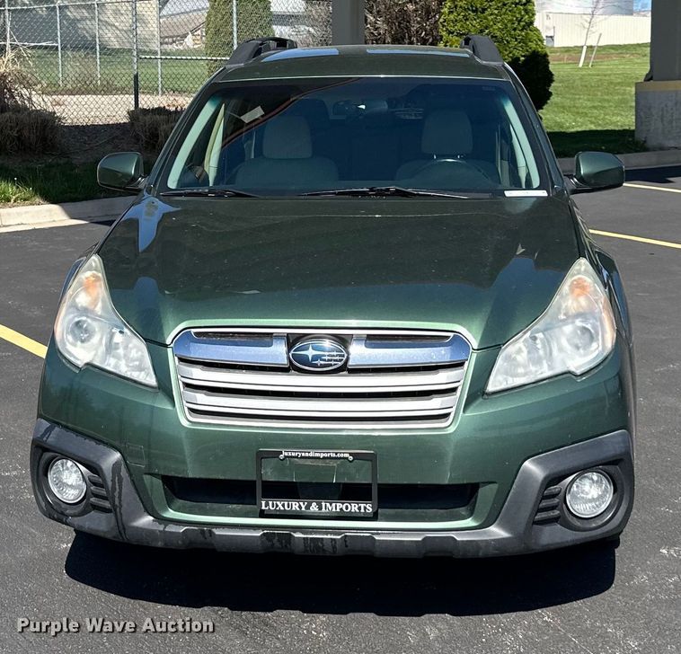 image for item NT9075 2014 Subaru  Outback  SUV