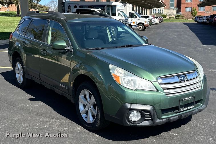 image for item NT9075 2014 Subaru  Outback  SUV