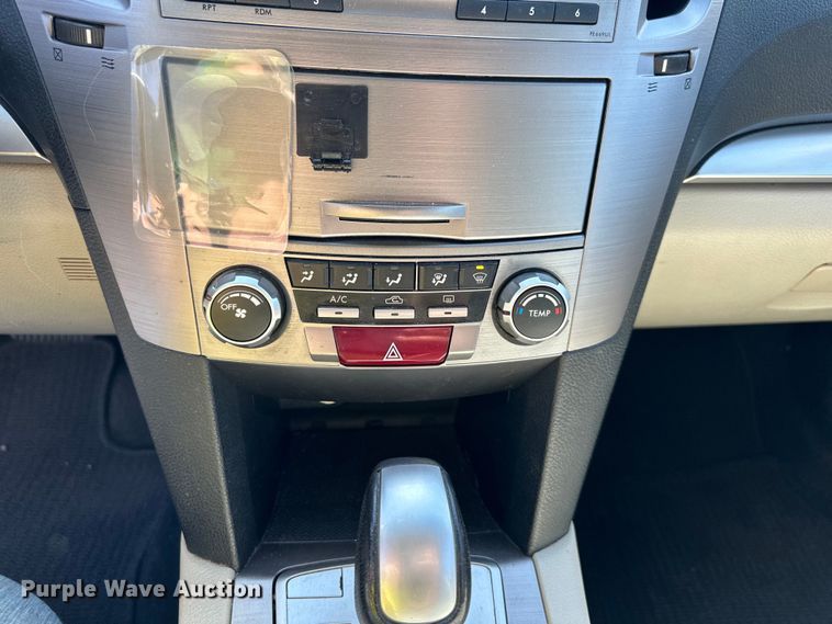 image for item NT9075 2014 Subaru  Outback  SUV