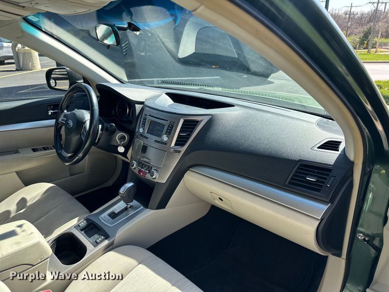 image for item NT9075 2014 Subaru  Outback  SUV