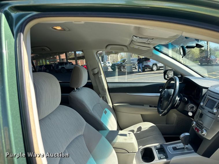 image for item NT9075 2014 Subaru  Outback  SUV