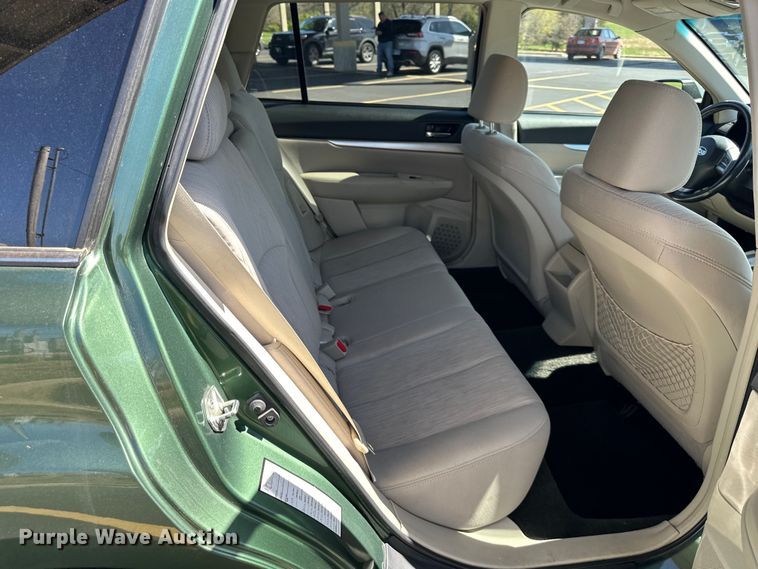 image for item NT9075 2014 Subaru  Outback  SUV