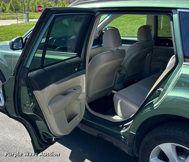 image for item NT9075 2014 Subaru  Outback  SUV