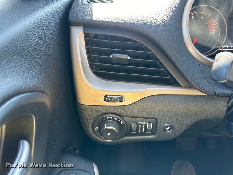 image for item NT9077 2018 Jeep Cherokee  SUV