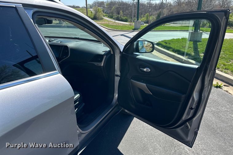 image for item NT9077 2018 Jeep Cherokee  SUV