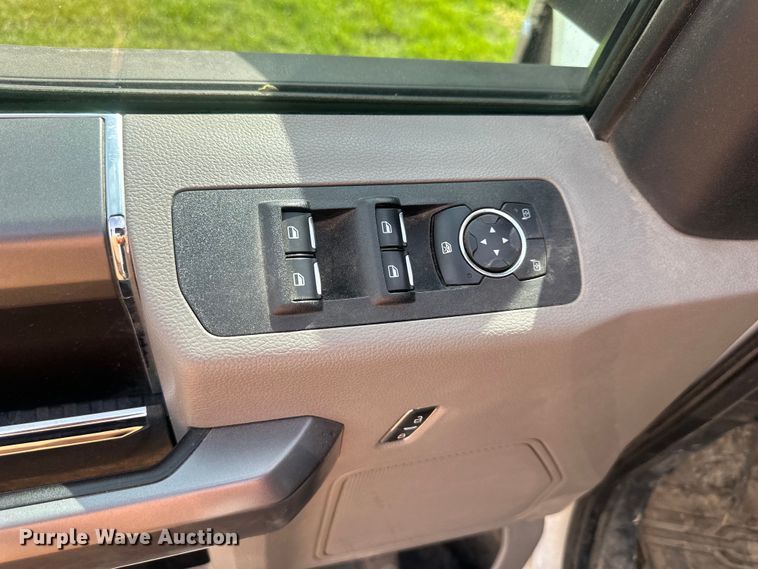 image for item NT9082 2020 Ford F150 SuperCab pickup truck