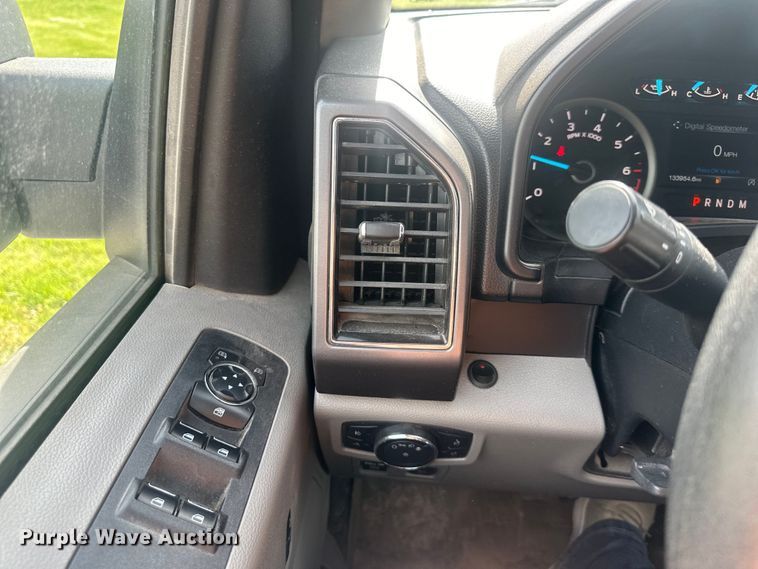 image for item NT9082 2020 Ford F150 SuperCab pickup truck