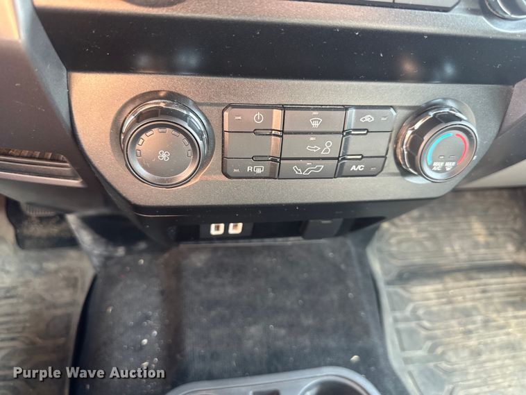 image for item NT9082 2020 Ford F150 SuperCab pickup truck