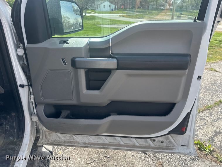 image for item NT9082 2020 Ford F150 SuperCab pickup truck