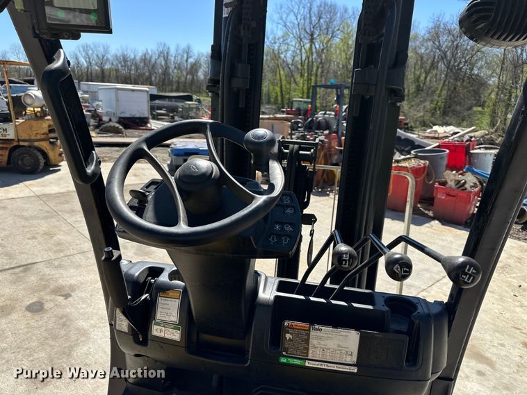 image for item NT9090 Yale GLC050VX forklift