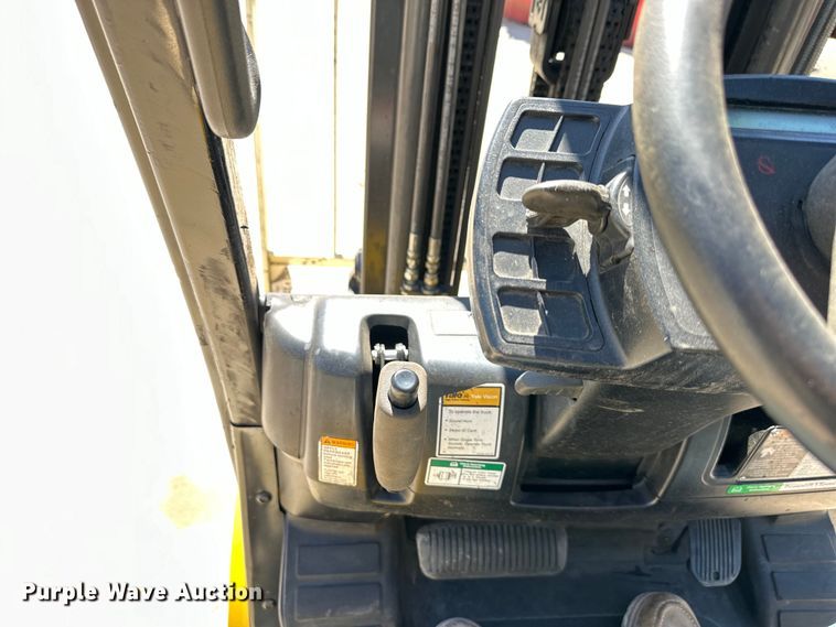 image for item NT9090 Yale GLC050VX forklift